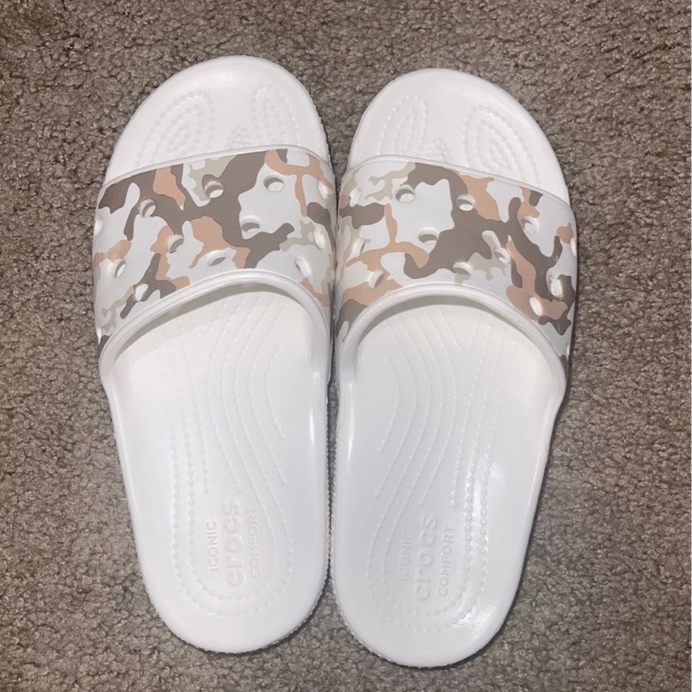 Crocs slide